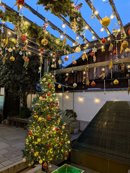 黒壁スクエアのクリスマスツリー